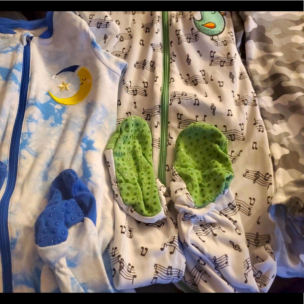 Footies - Picture 4 of 4